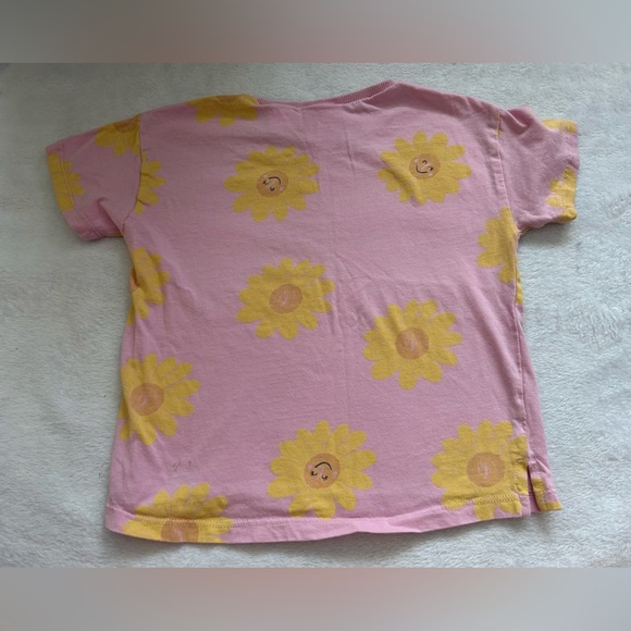 Zara Pink Tshirt with Sunflowers​ - Picture 3 of 3